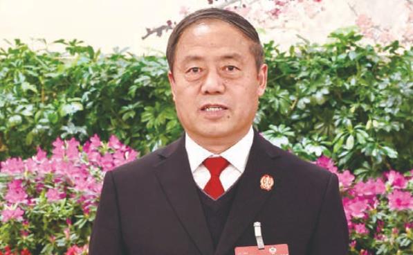 住陜?nèi)珖?guó)政協(xié)委員鞏富文：以法治力量堅(jiān)定守護(hù)“綠水青山”