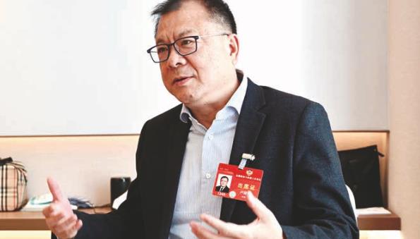 住陜?nèi)珖?guó)政協(xié)委員盧建軍： 發(fā)揮研究型大學(xué)作用， 構(gòu)建適應(yīng)新質(zhì)生產(chǎn)力發(fā)展的新型生產(chǎn)關(guān)系