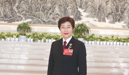 住陜?nèi)珖?guó)政協(xié)委員高潔：推進(jìn)專(zhuān)門(mén)學(xué)校建設(shè) 加強(qiáng)未成年人保護(hù)