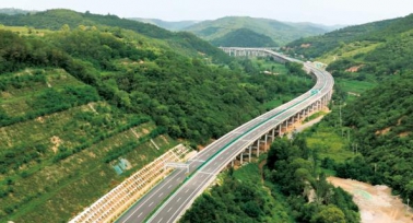 麟游至法門(mén)寺高速公路建成通車(chē)